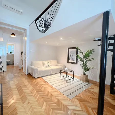 Happy Hours-family Affair-budapest Iconic Postcode Apartment Budapest