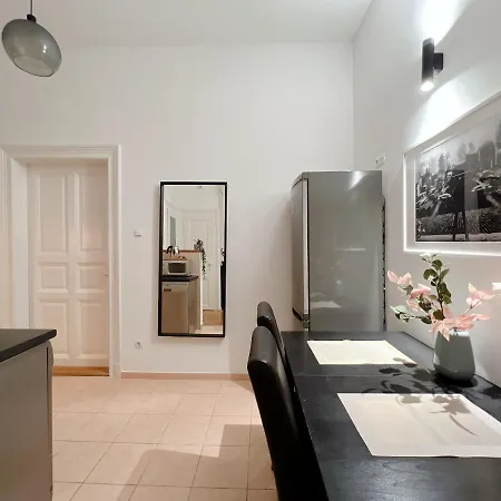 Apartment Happy Hours-family Affair-budapest Iconic Postcode